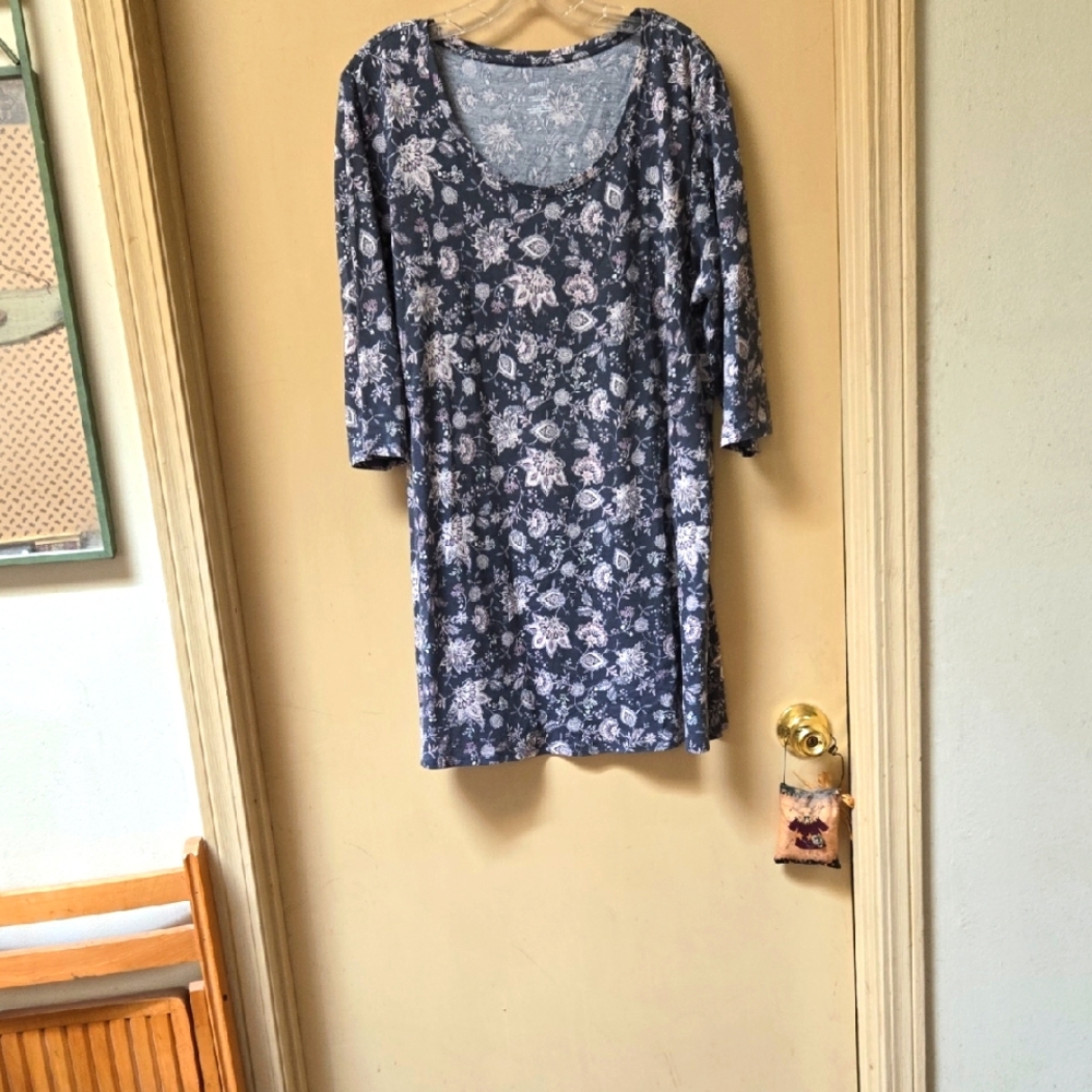 Elegant Blue Floral Tunic with Ballet Sleeves In Size XL